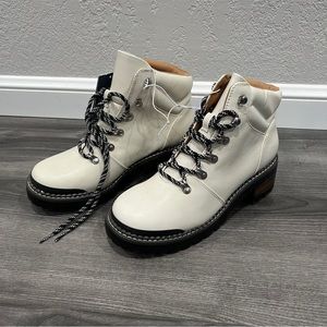 NWT Universal Thread Winter Boot - Bone